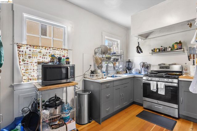647 Beacon St, Oakland, CA 94610