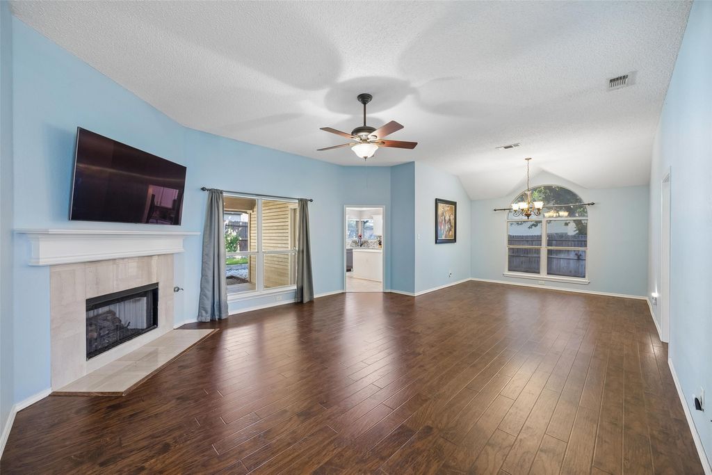 905 Forest Hollow Drive, Hurst, TX 76053 — photo 4