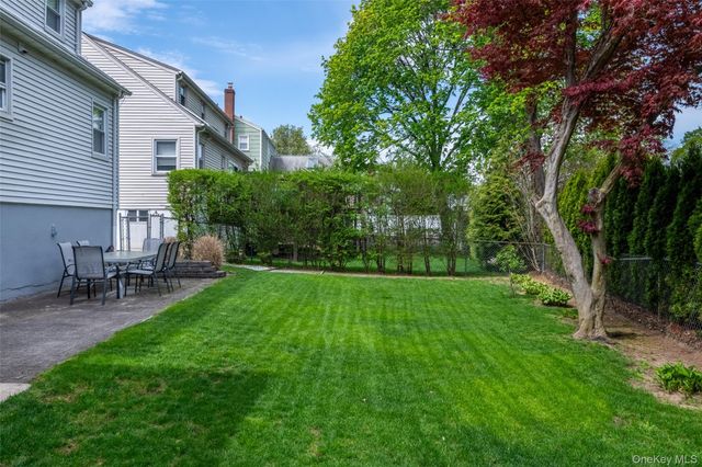 53 Lawrence Place, New Rochelle, NY 10801