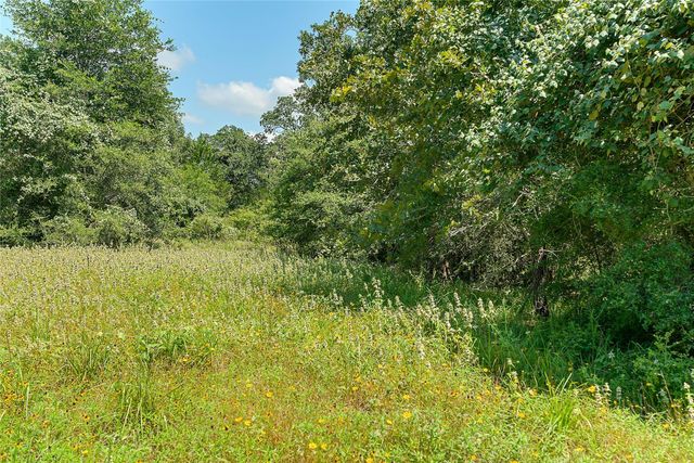 19231 County Road 215, Weimar, TX 78962