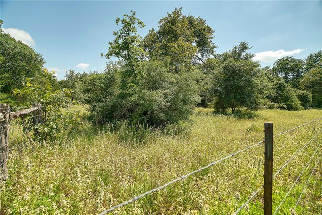 19231 County Road 215, Weimar, TX 78962