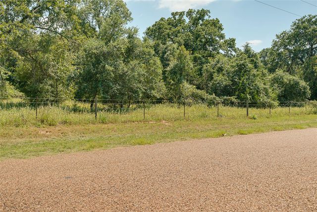 19231 County Road 215, Weimar, TX 78962