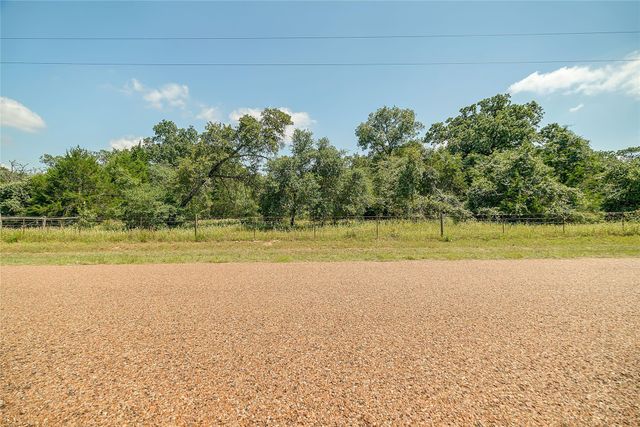 19231 County Road 215, Weimar, TX 78962