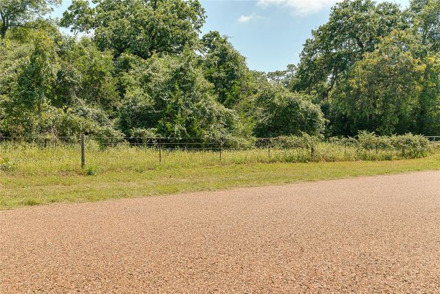 19231 County Road 215, Weimar, TX 78962