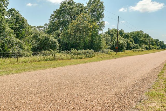 19231 County Road 215, Weimar, TX 78962
