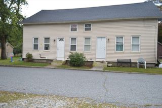 4 First St, Sutton, MA 01590