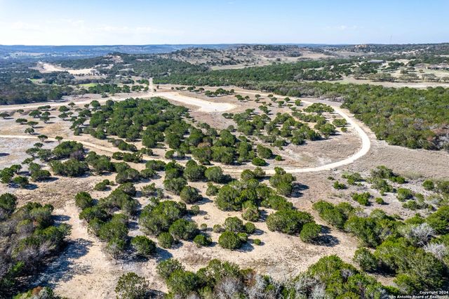 699 Cool Creek Rd, Camp Verde, TX 78010