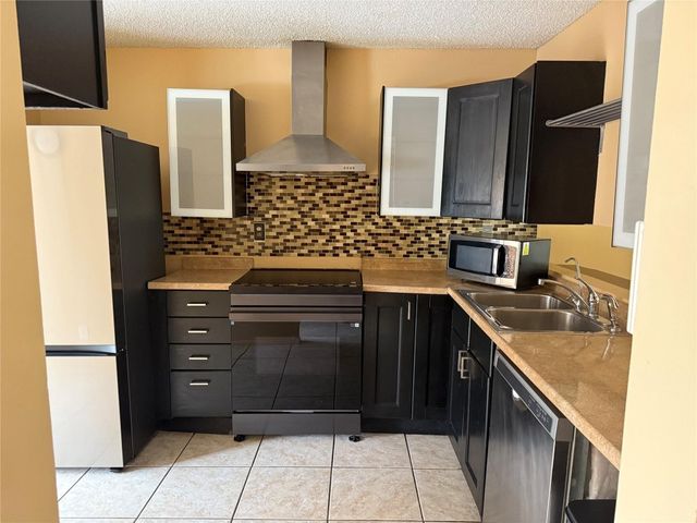 9918 Royal Palm Boulevard 9918, Coral Springs, FL 33065