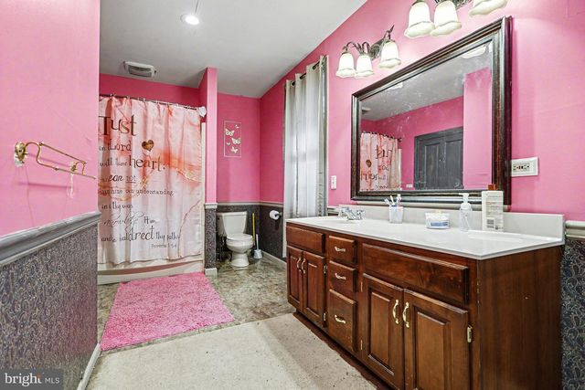 857 WILLOW RD, Lancaster, PA 17601