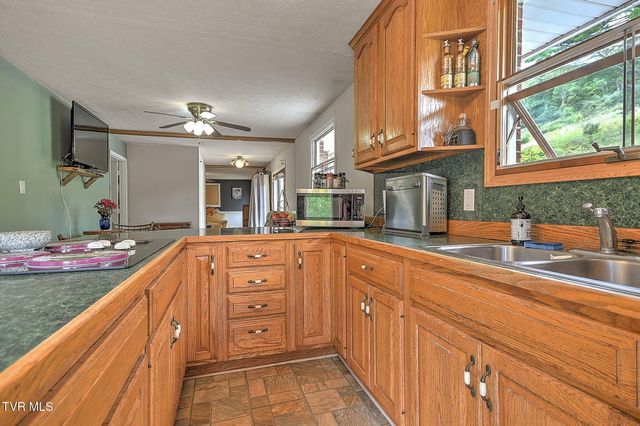 186 Gunport Drive, Duffield, VA 24244