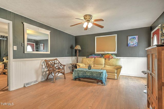 186 Gunport Drive, Duffield, VA 24244
