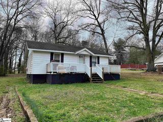 8 Hollywood Street, Inman, SC 29349
