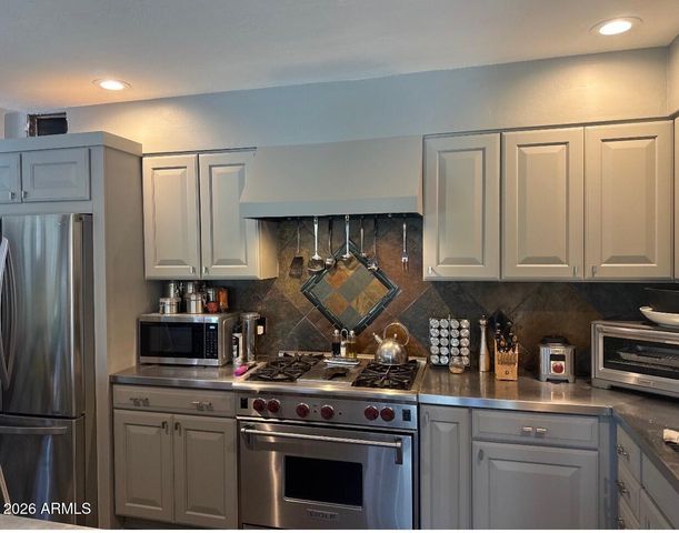 1527 E EL CAMINO Drive, Phoenix, AZ 85020