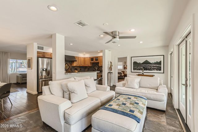 1527 E EL CAMINO Drive, Phoenix, AZ 85020