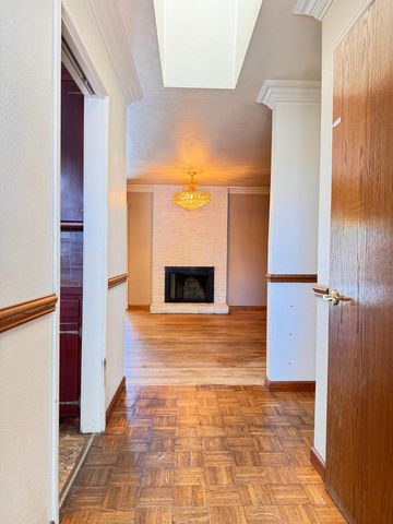 1422 Oakwood Dr, Modesto, CA 95350