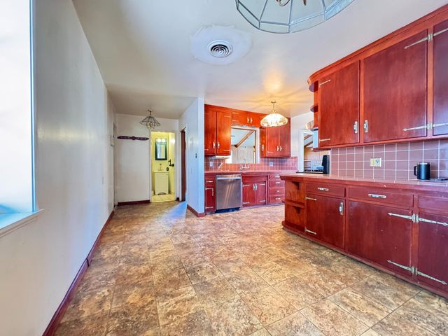 1422 Oakwood Dr, Modesto, CA 95350