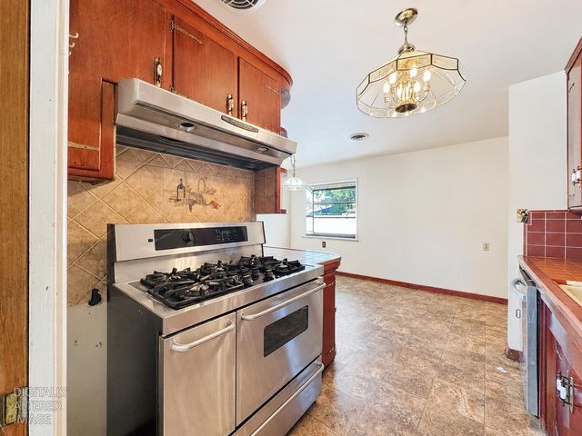 1422 Oakwood Dr, Modesto, CA 95350