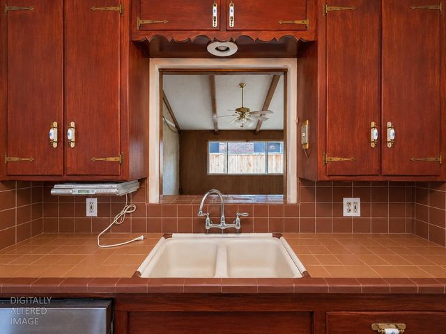 1422 Oakwood Dr, Modesto, CA 95350
