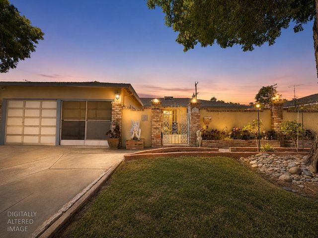 1422 Oakwood Dr, Modesto, CA 95350