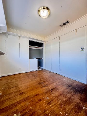 1422 Oakwood Dr, Modesto, CA 95350