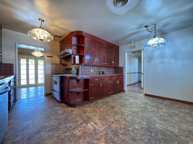 1422 Oakwood Dr, Modesto, CA 95350