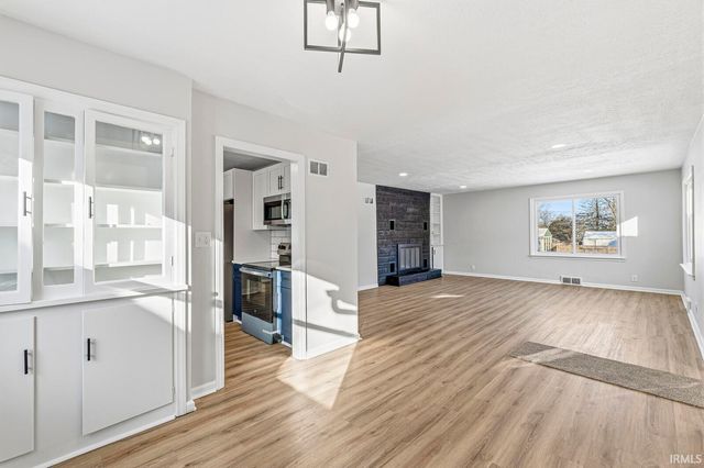 2903 Erskine Boulevard, South Bend, IN 46614