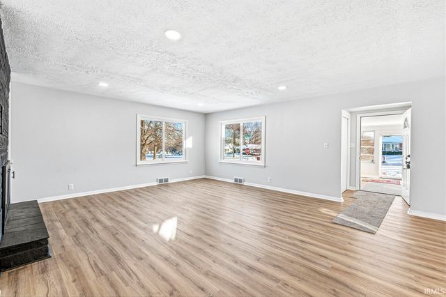 2903 Erskine Boulevard, South Bend, IN 46614