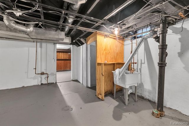 5061 Bishop Street, Detroit, MI 48224