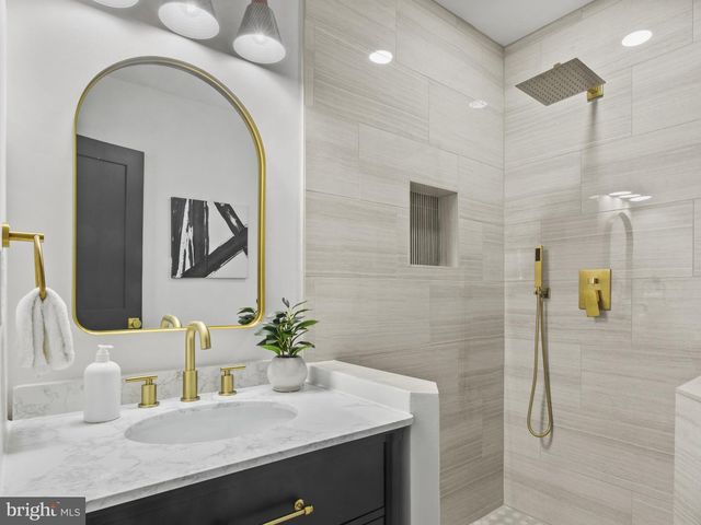 236 DIVISION AVE NE, Washington, DC 20019