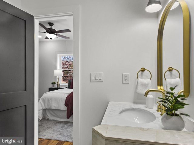 236 DIVISION AVE NE, Washington, DC 20019