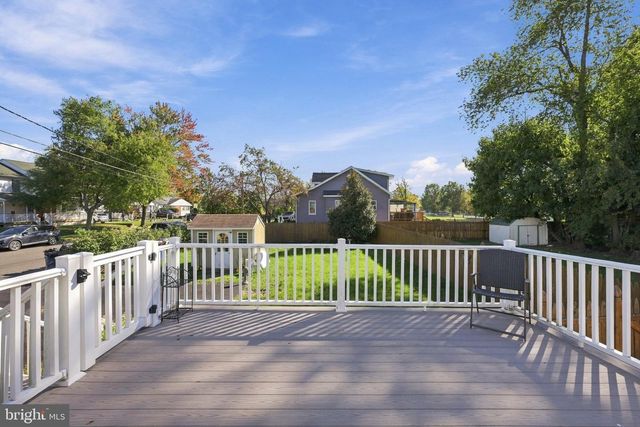 224 E LINWOOD AVE, Maple Shade, NJ 08052