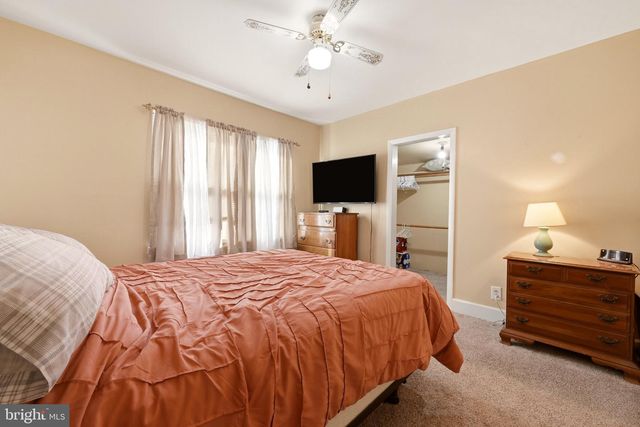 224 E LINWOOD AVE, Maple Shade, NJ 08052
