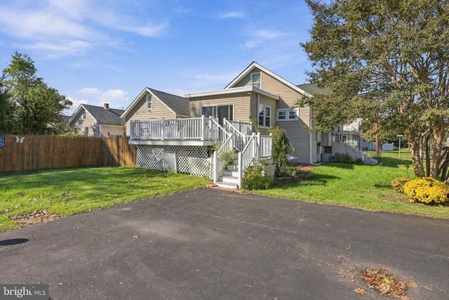 224 E LINWOOD AVE, Maple Shade, NJ 08052