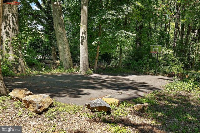 37 PAXON DR, Wilmington, DE 19803