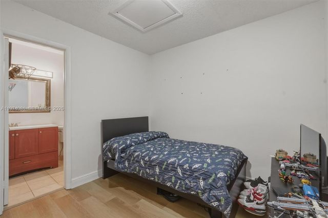 9853 Riverside Dr 8-24, Coral Springs, FL 33071