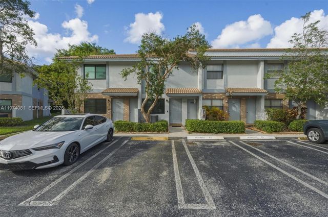 9853 Riverside Dr 8-24, Coral Springs, FL 33071