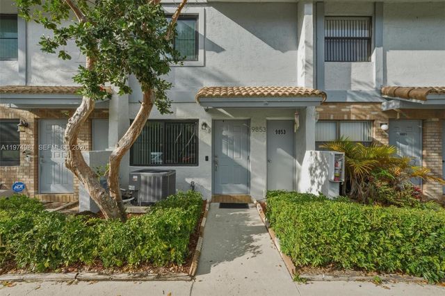 9853 Riverside Dr 8-24, Coral Springs, FL 33071