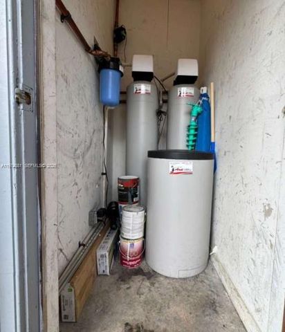 9853 Riverside Dr 8-24, Coral Springs, FL 33071