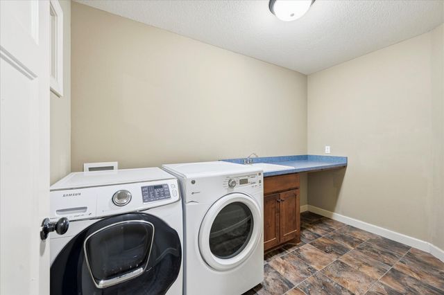 7707 Oxbow Creek Circle N, Brooklyn Park, MN 55445