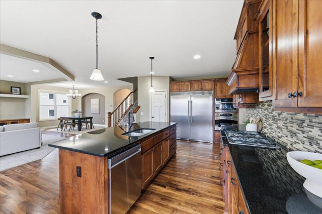 7707 Oxbow Creek Circle N, Brooklyn Park, MN 55445