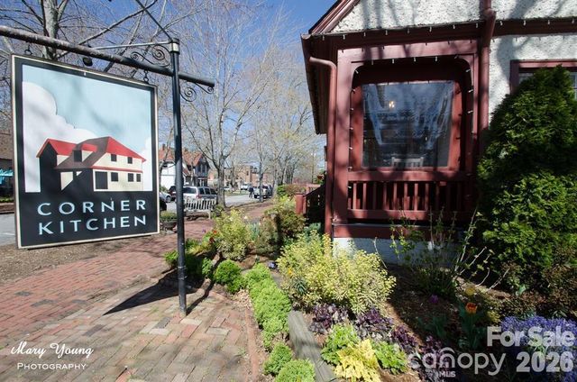 221 Summit Street, Asheville, NC 28803