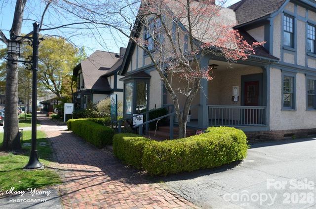 221 Summit Street, Asheville, NC 28803