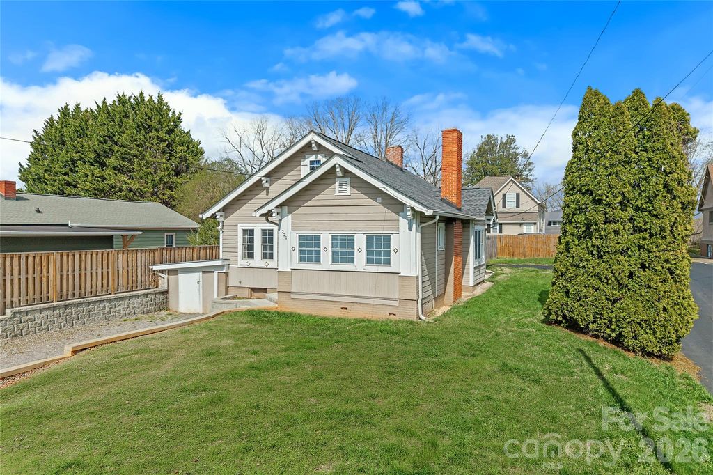 221 Summit Street, Asheville, NC 28803