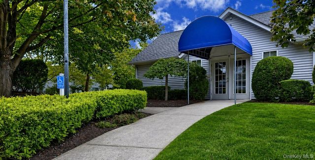 207 Sara Circle, Port Jefferson Station, NY 11776
