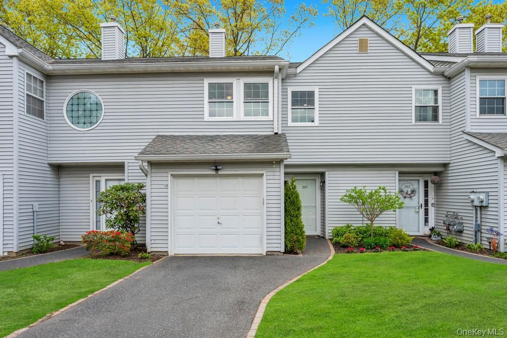 207 Sara Circle, Port Jefferson Station, NY 11776