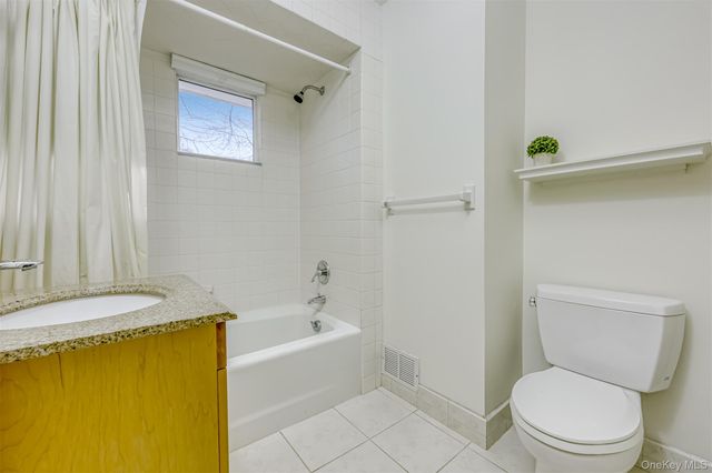 11 Fleetwood Avenue, Chestnut Ridge, NY 10977