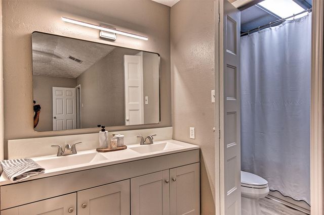 6218 Creekside Lane, League City, TX 77573