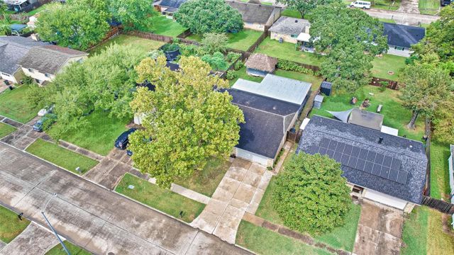 6218 Creekside Lane, League City, TX 77573