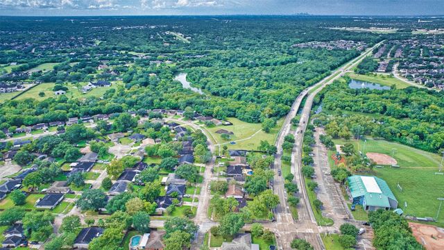 6218 Creekside Lane, League City, TX 77573