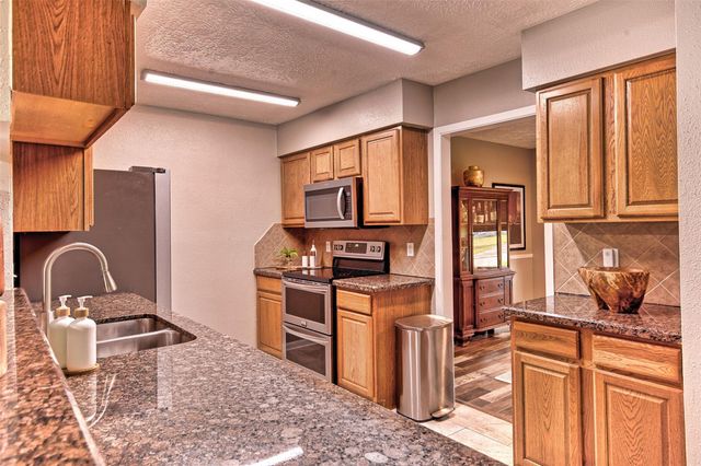 6218 Creekside Lane, League City, TX 77573